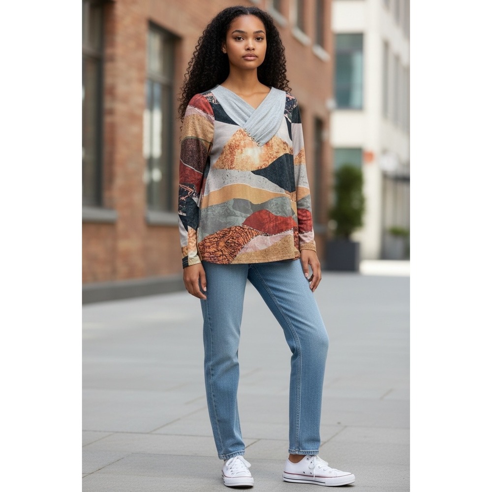 Abstract Geometric Print V Neck Long Sleeve Bold Top Women's Size Medium‎